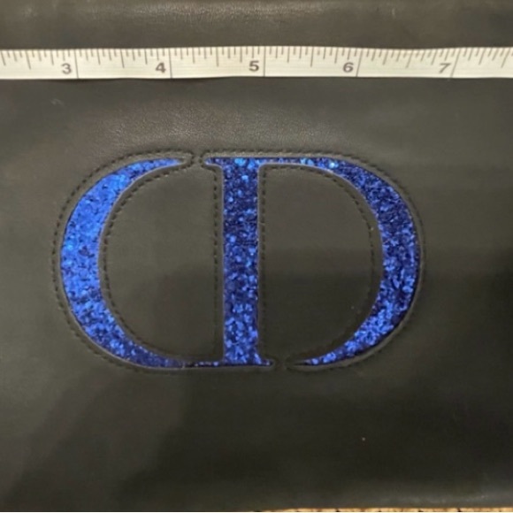 Dior makeup bag - Picture 8 of 11